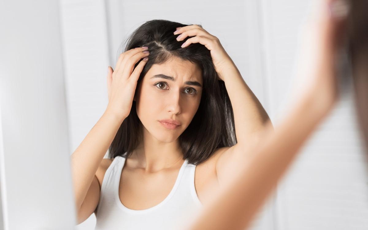 Советы трихолога при выпадении волос у женщин