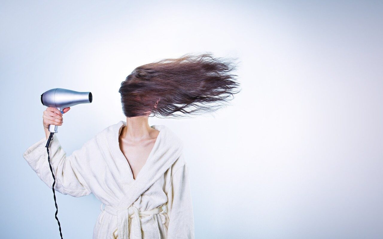Как правильно сушить волосы?